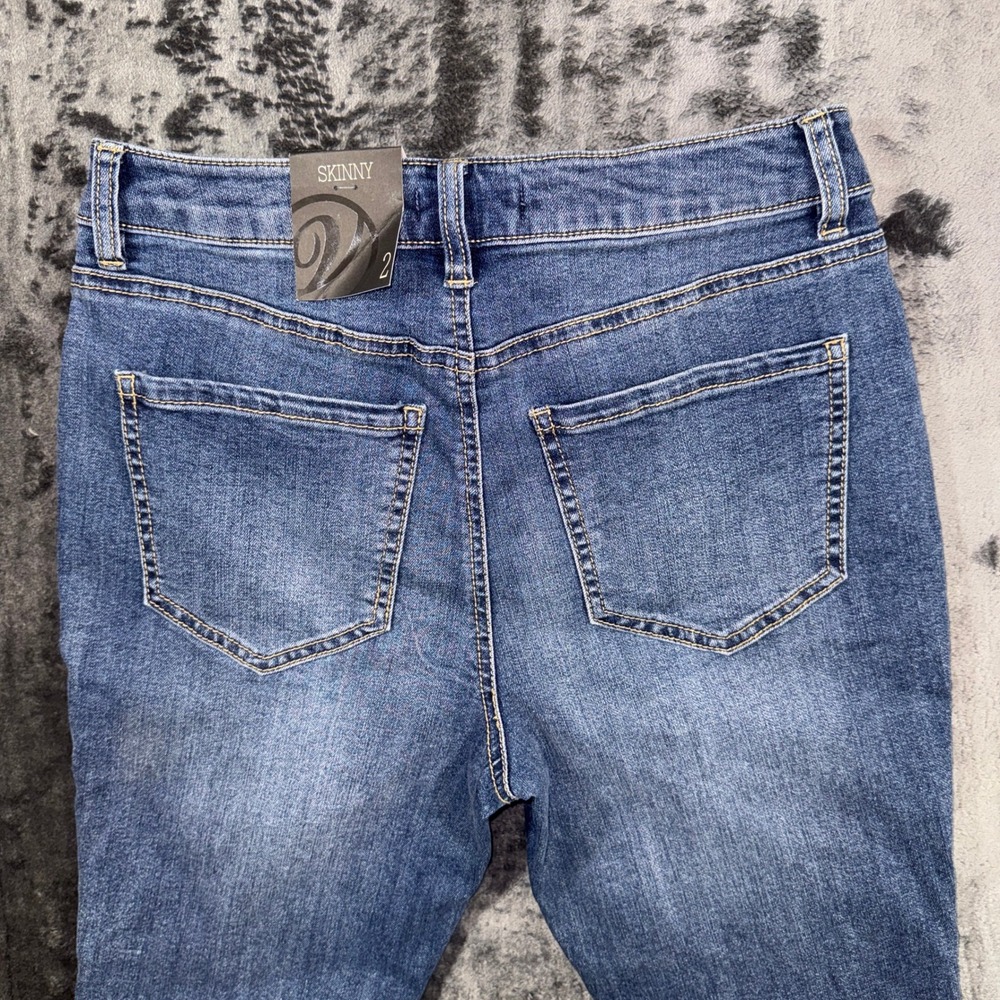 Versona Modern Skinny Jeans Medium Wash Rhinestone Fringe Hem Size 2 NWT - Picture 9 of 16